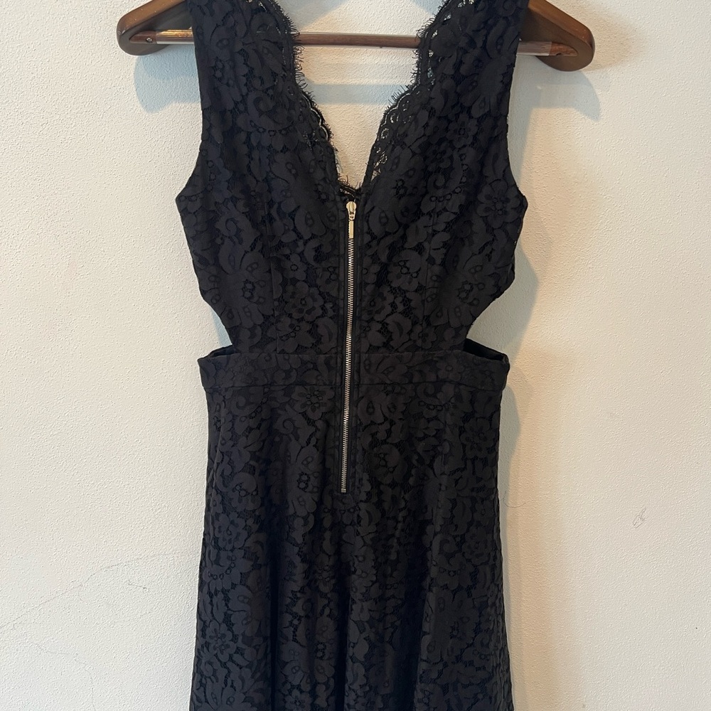 Marciano Vneck Black Lace Lined Cutout Mini Dress Size 4 - Picture 7 of 10